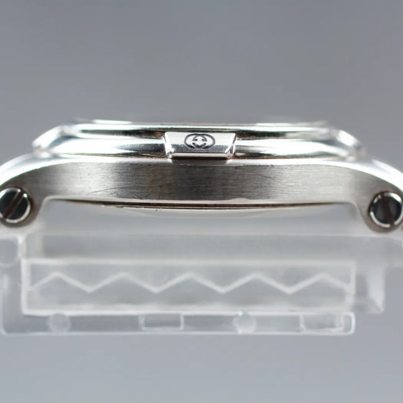 Gucci Italian Luxury Watch - Picture 7 of 11